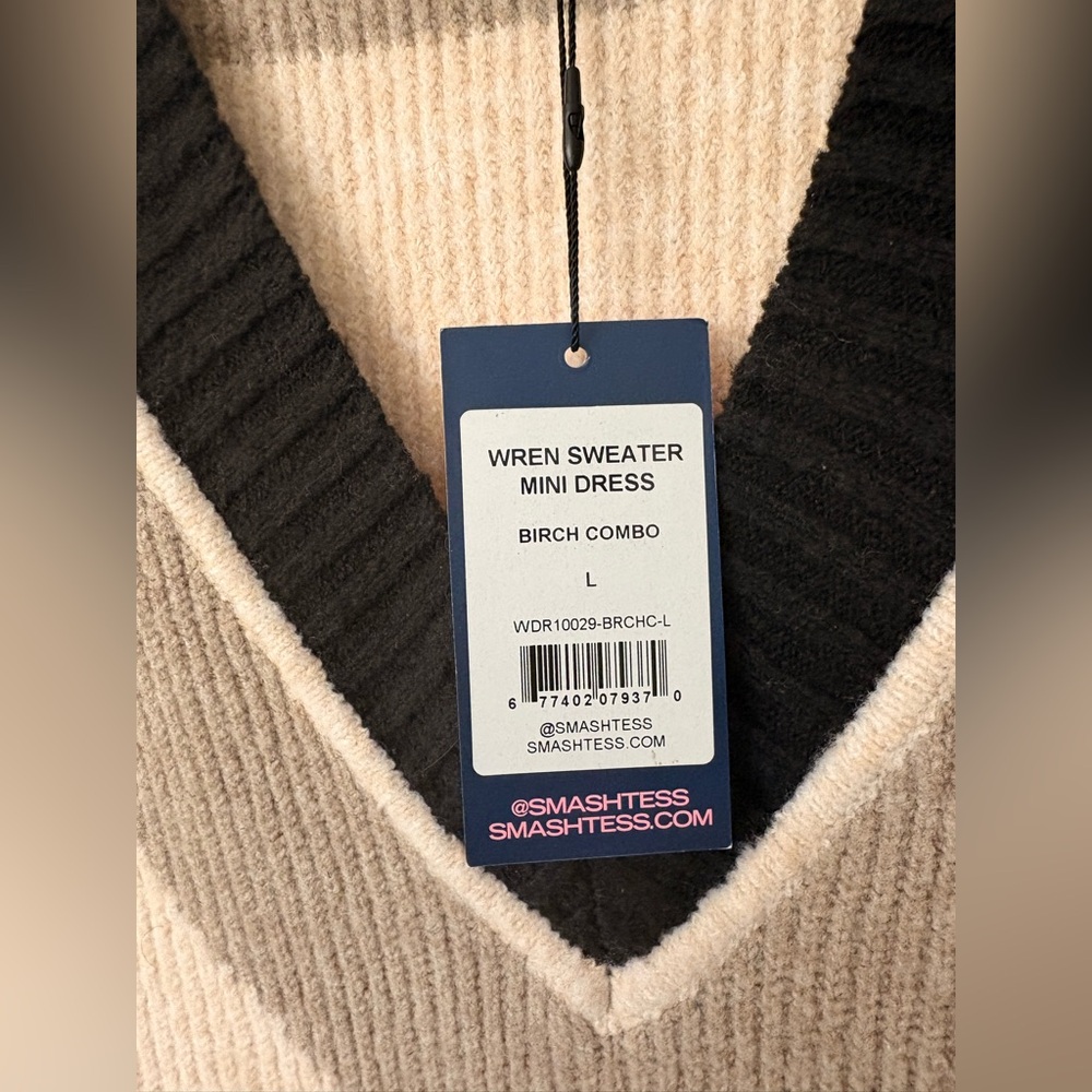 V-Neck Sweater dress in Cream and Black - Picture 3 of 7